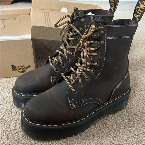 Dr. Martens Dark Brown Jadon Crazy Horse Boots women’s size 8 - Picture 4 of 5